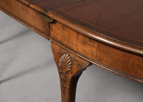 GEORGE II STYLE WALNUT DINING TABLE - ADDITIONAL PHOTO 1