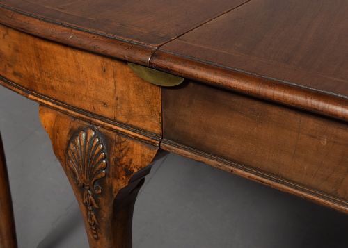 GEORGE II STYLE WALNUT DINING TABLE - ADDITIONAL PHOTO 3