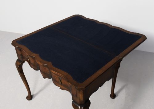 EARLY GEORGIANSTYLE CROSSBANDED FIGUREDWALNUT FOLDOVER GAME TABLES - ADDITIONAL PHOTO 7