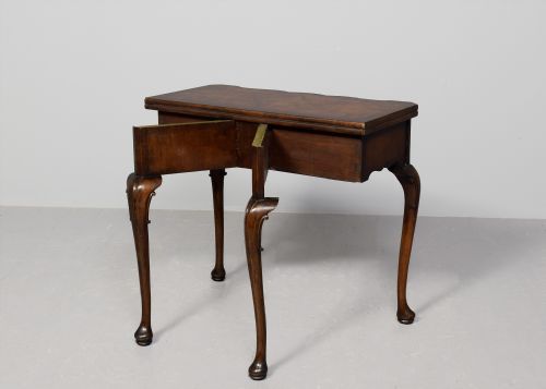 EARLY GEORGIANSTYLE CROSSBANDED FIGUREDWALNUT FOLDOVER GAME TABLES - ADDITIONAL PHOTO 9