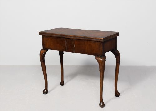 EARLY GEORGIANSTYLE CROSSBANDED FIGUREDWALNUT FOLDOVER GAME TABLES - ADDITIONAL PHOTO 10