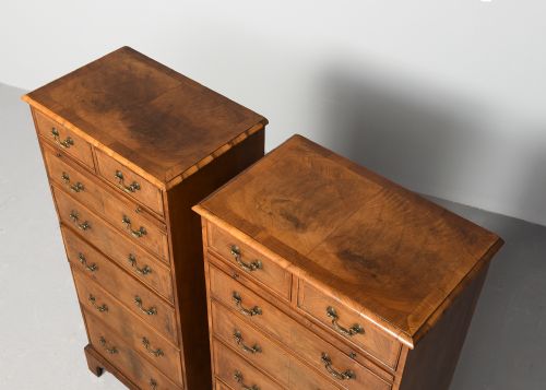 PAIR OF NEATSIZED GEORGE III STYLE WALNUT CHEST OF DRAWERS - ADDITIONAL PHOTO 3