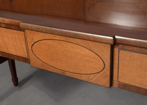 LARGE SCOTTISH GEORGE III MAHOGANY STAGEBACK SIDEBOARD - ADDITIONAL PHOTO 7
