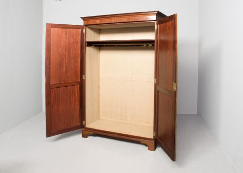 GEORGIAN STYLE MAHOGANY 2 DOOR WARDROBE - ADDITIONAL PHOTO 5
