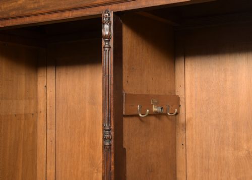 WILLIAM IV FLAME MAHOGANY WARDROBE BY S H JEWELL HIGH HOLBORN LONDON - ADDITIONAL PHOTO 5