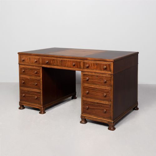 WHYTOCK REID OF EDINBURGH 3 PART PEDESTAL DESK