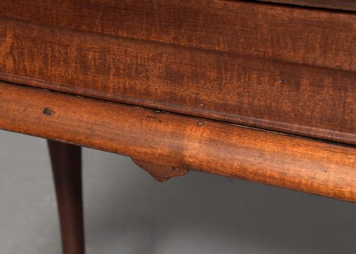 RARE EARLY GEORGE III MAHOGANY LOWBOY - ADDITIONAL PHOTO 6