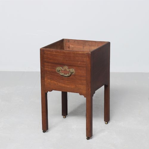 LATE GEORGIAN MAHOGANY JARDINIRE STANDWINE COOLER