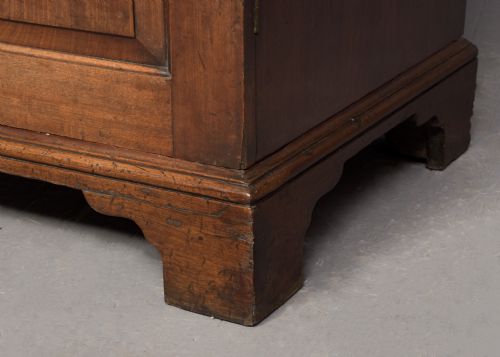 EARLY GEORGE III MAHOGANY PRESSWARDROBE - ADDITIONAL PHOTO 2