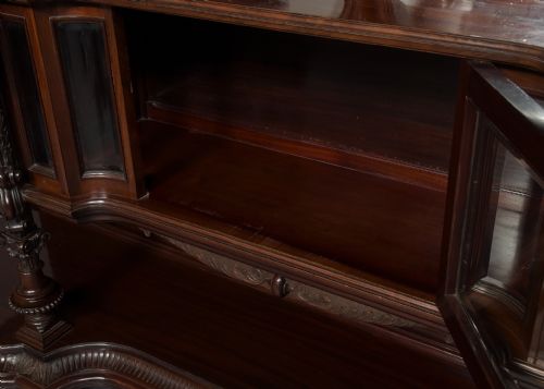 MAGNIFICENT LATE VICTORIAN CARVED MAHOGANY CABINET WITH MIRRORBACK AND CUPBOARDS - ADDITIONAL PHOTO 2