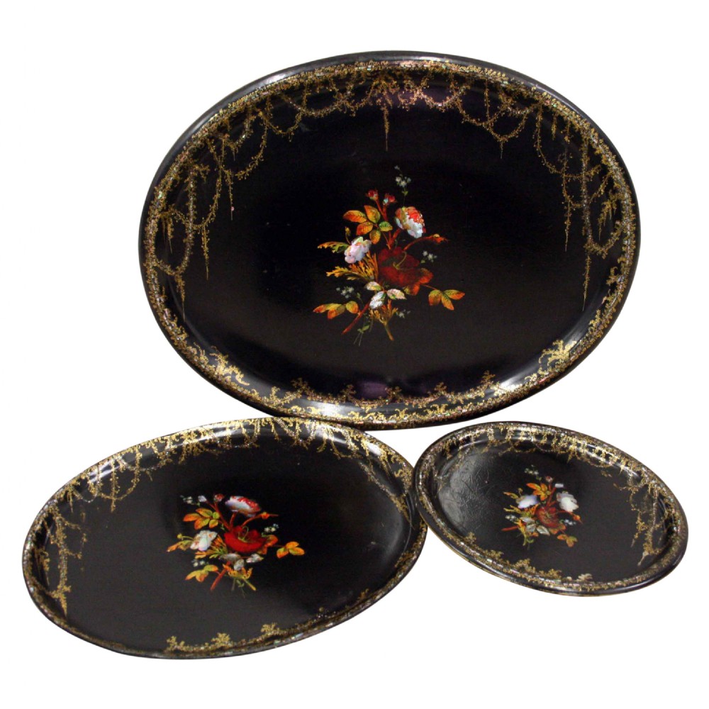 Set of 3 Jennens and Bettridge Papier-Mâché Trays