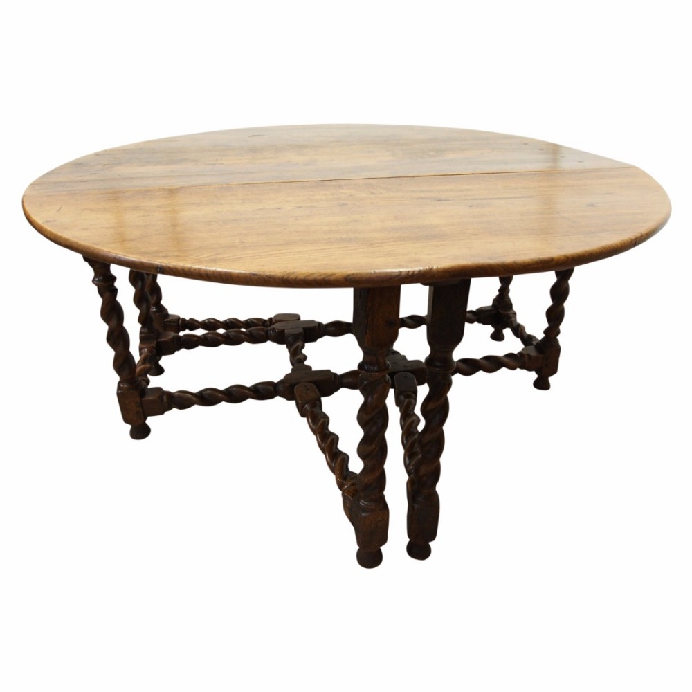 Early 18th Century Oak Gateleg Table