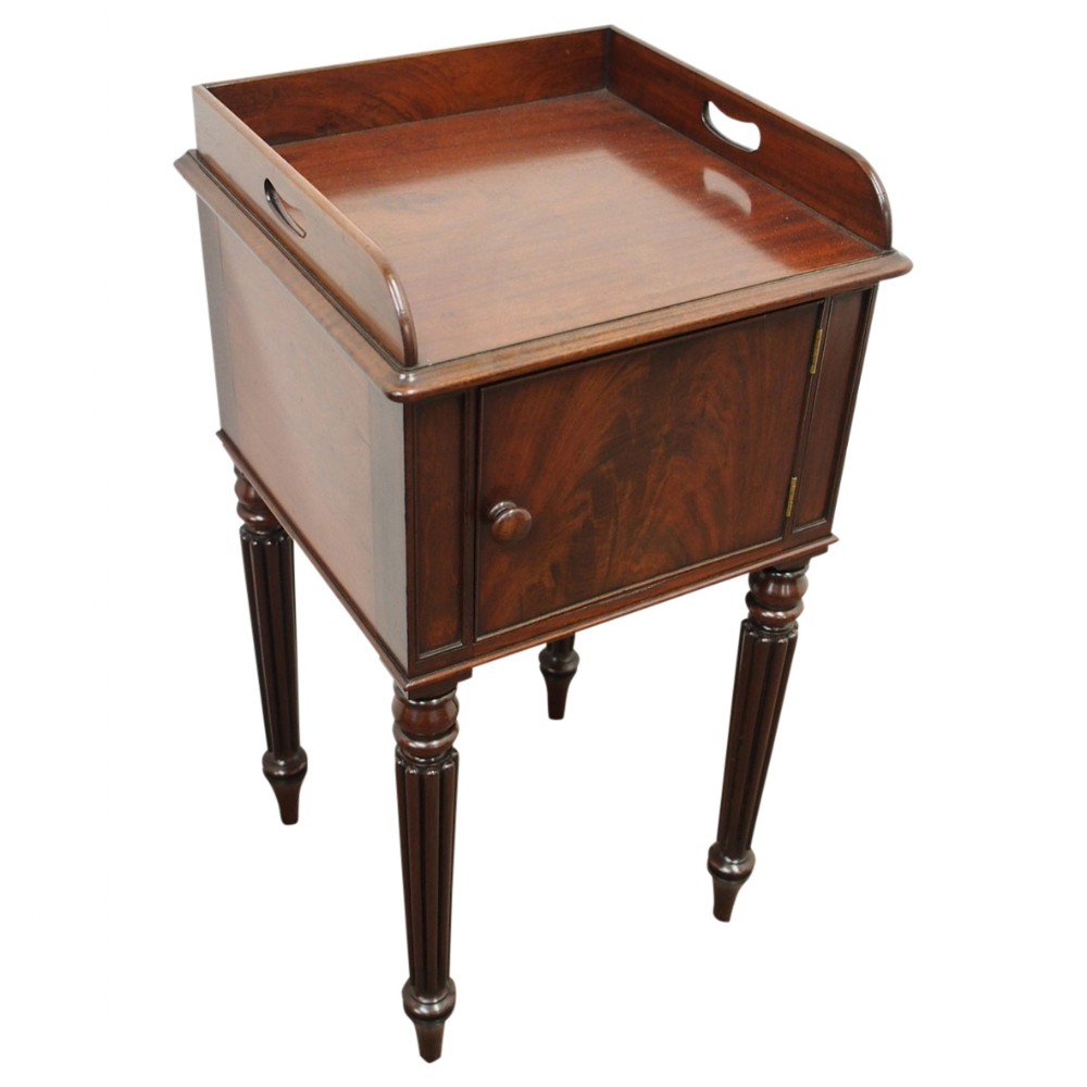 Mahogany Bedside Locker in the style of Gillows of Lancaster