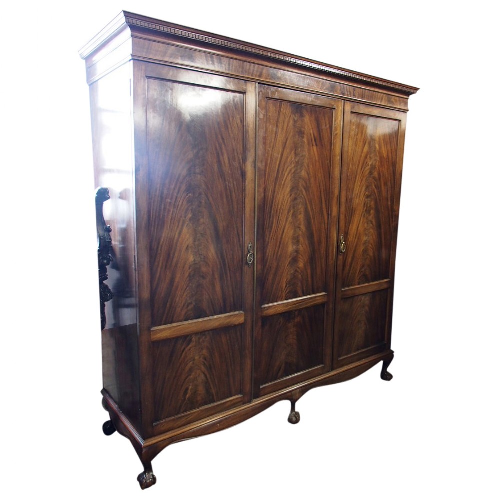 Chippendale Style Mahogany 3 Door Wardrobe