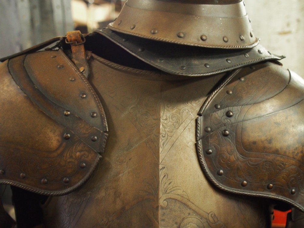 Victorian Set of Armour on Stand View VII