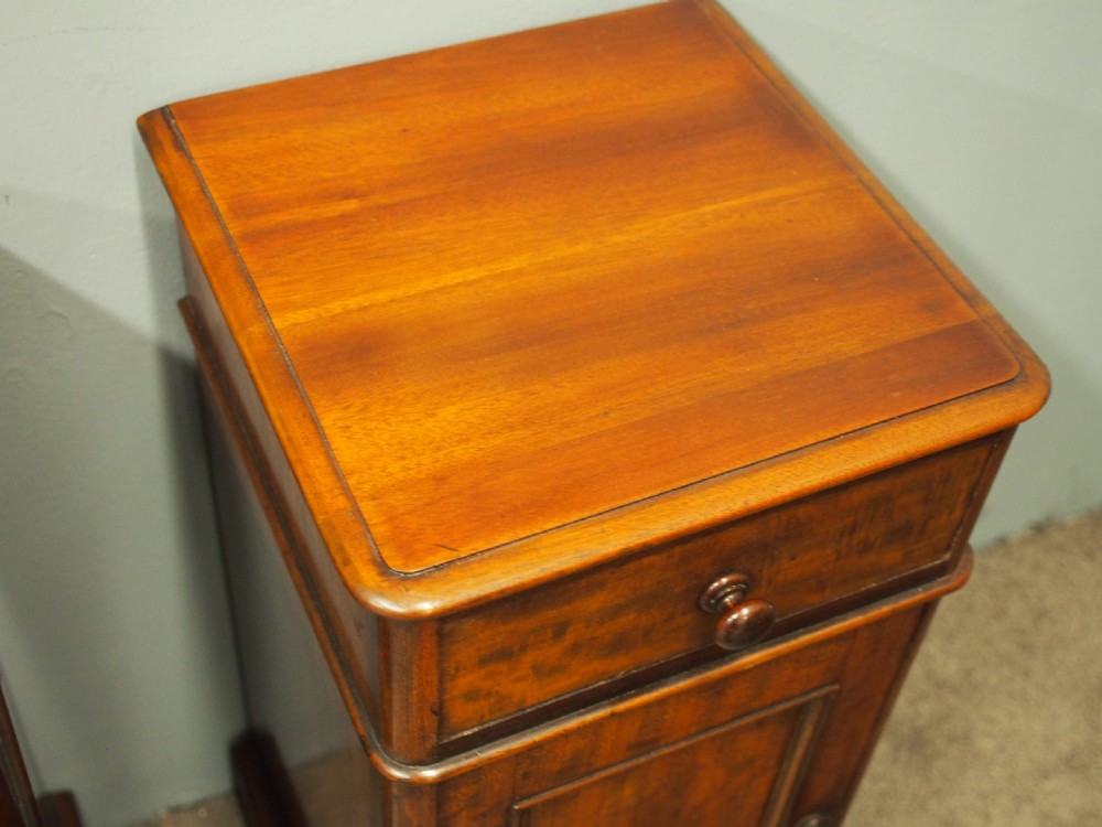 Pair of Neat Sized Mahogany Bedside Cabinets View VII