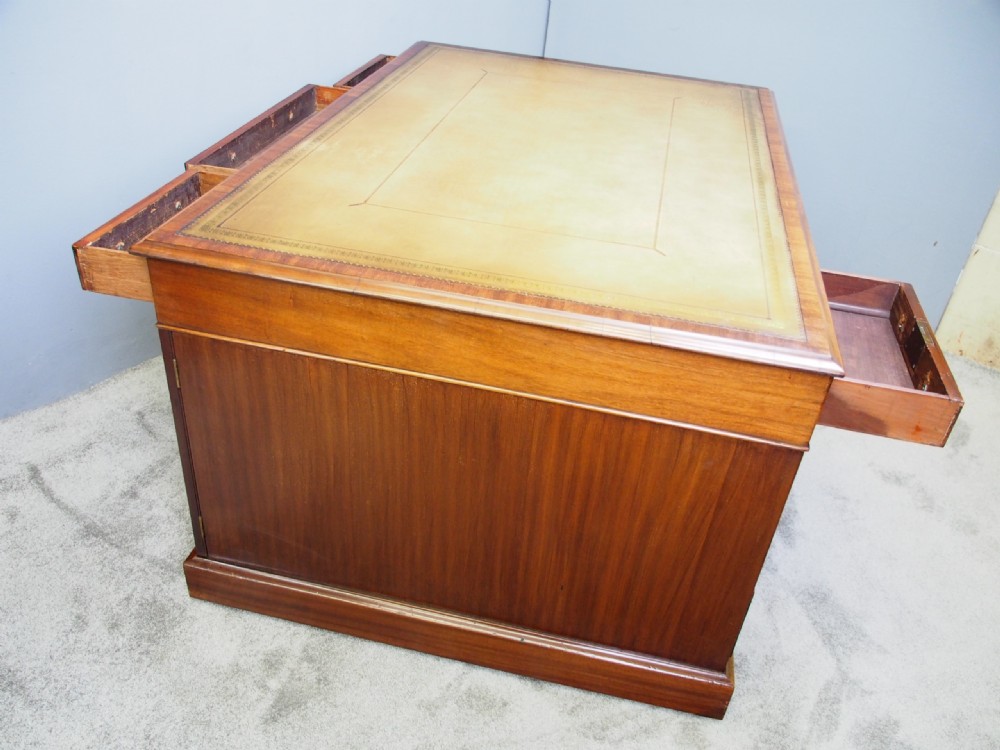 Early 19th Century Mahogany Partners Desk View XVI