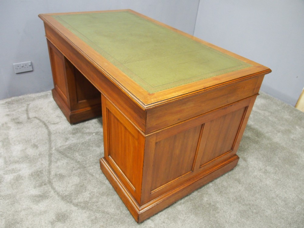 Large Edwardian Walnut Pedestal Desk View X