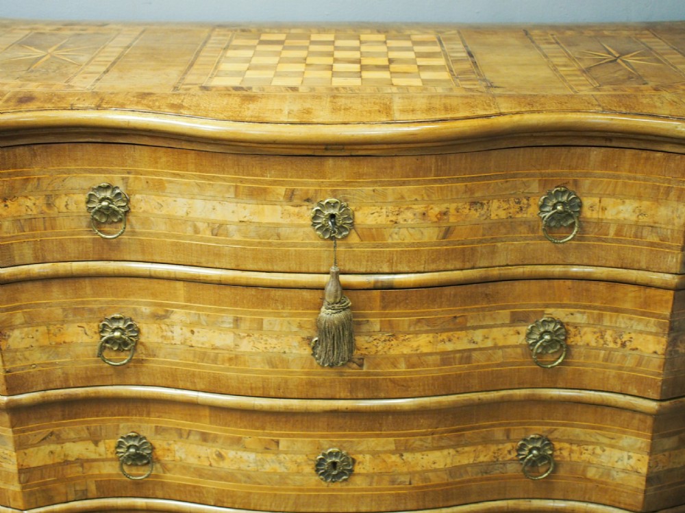 Northern Italian Serpentine Walnut Commode View XII