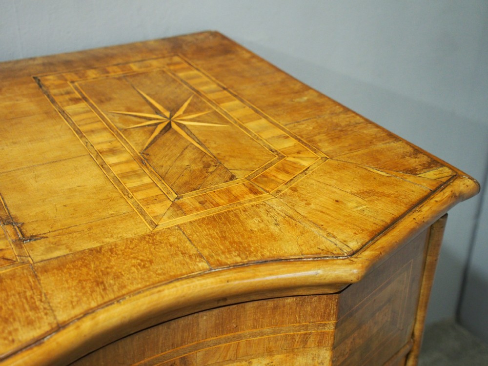 Northern Italian Serpentine Walnut Commode View XVI