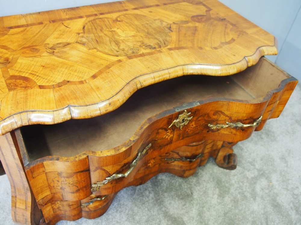 North Italian Walnut Serpentine Commode View XV