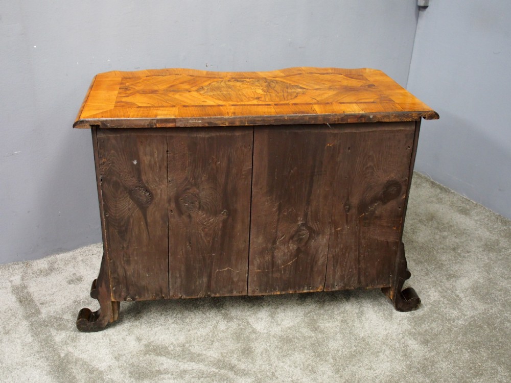 North Italian Walnut Serpentine Commode View XVI