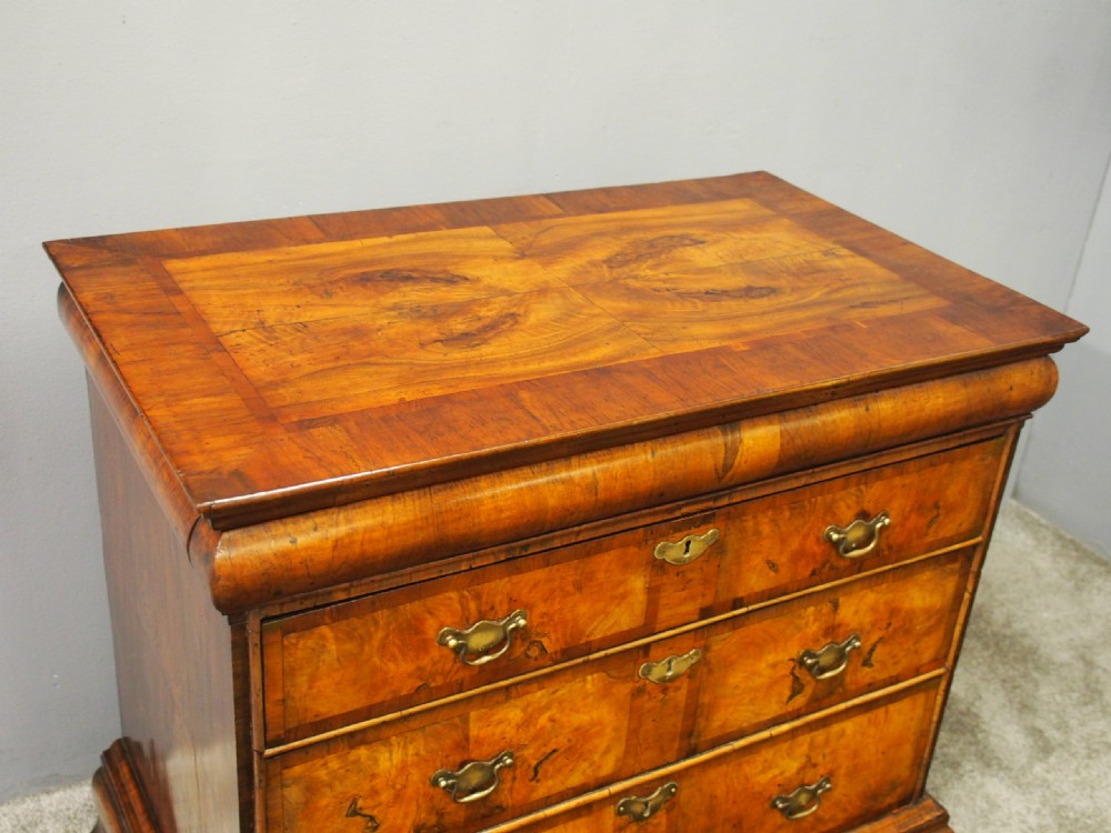 18th Century Walnut Chest of Drawers View VI