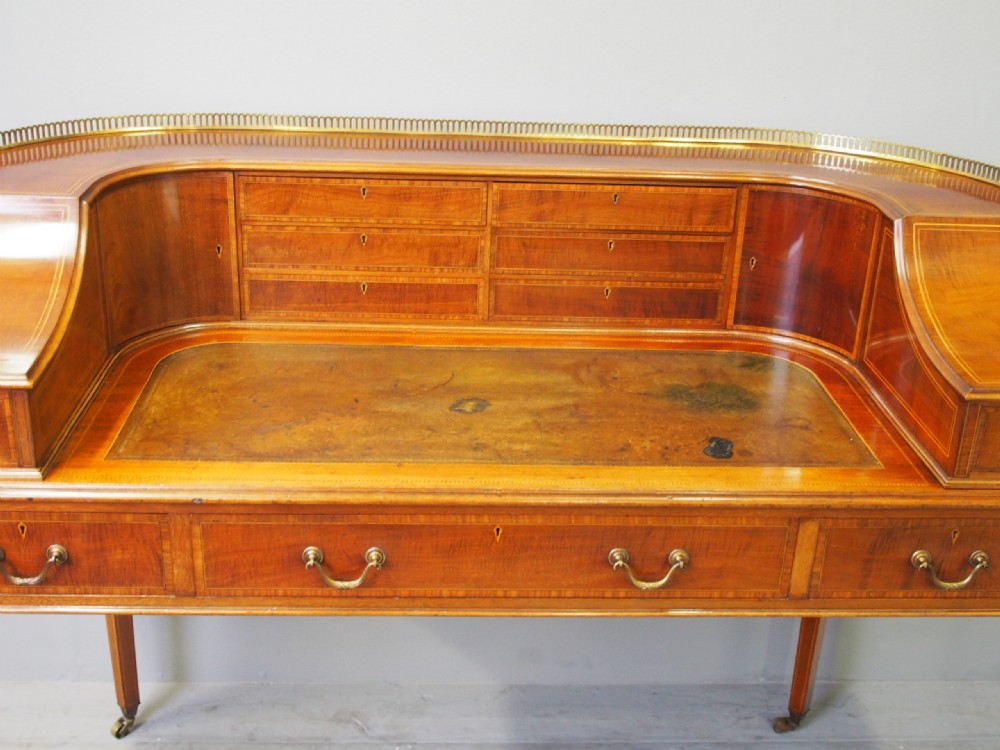 Carlton House Desk by Gillows of Lancaster View VI