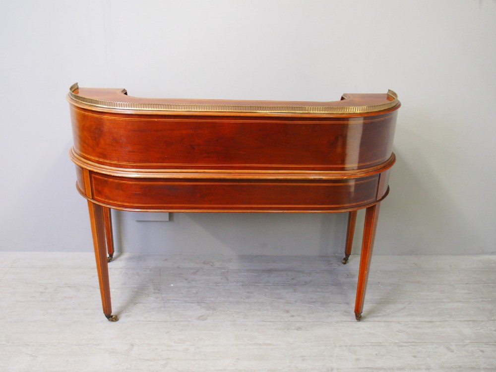 Carlton House Desk by Gillows of Lancaster View XI