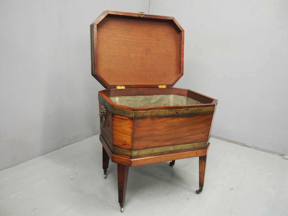 George III Octagonal Mahogany Cellarette View VIII