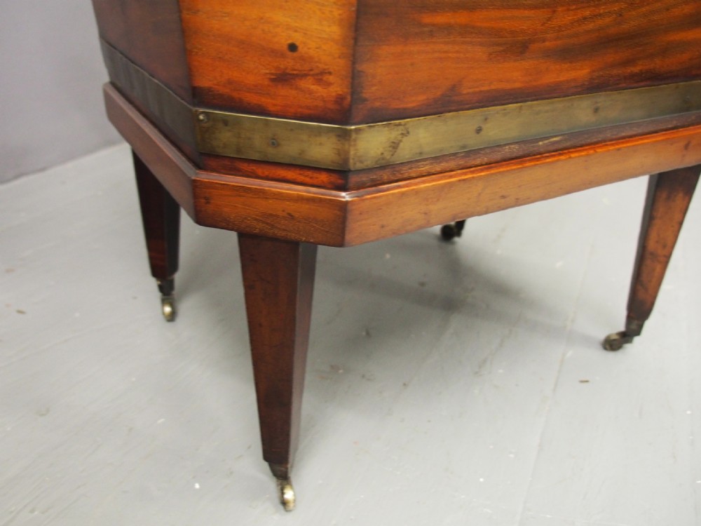 George III Octagonal Mahogany Cellarette View IX