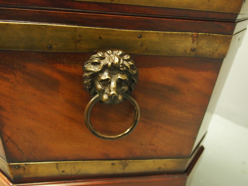 George III Octagonal Mahogany Cellarette View XI