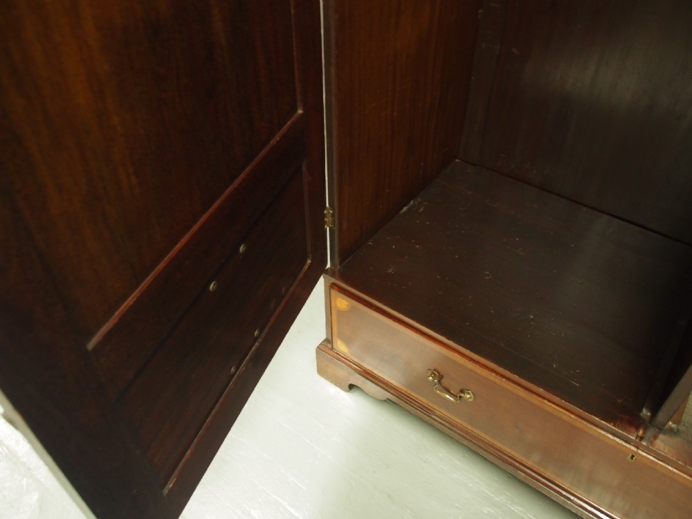 Georgian Mahogany and Inlaid Linen Press View XII