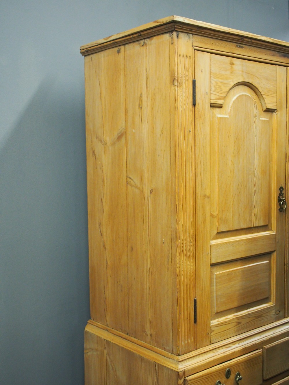 George III Pitch Pine Press View II