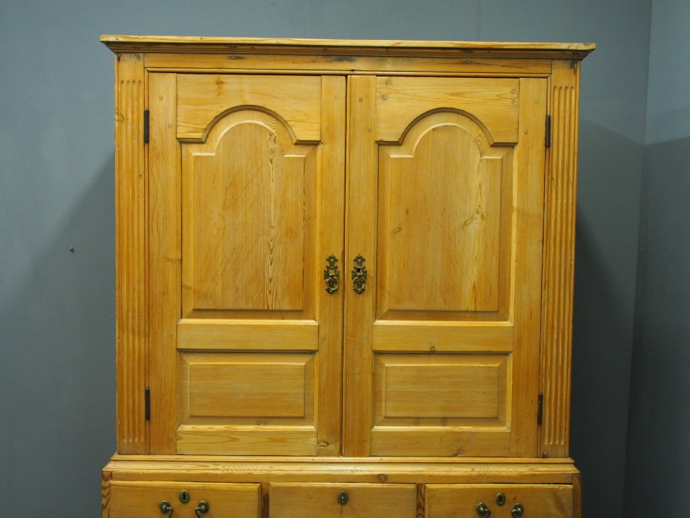 George III Pitch Pine Press View III
