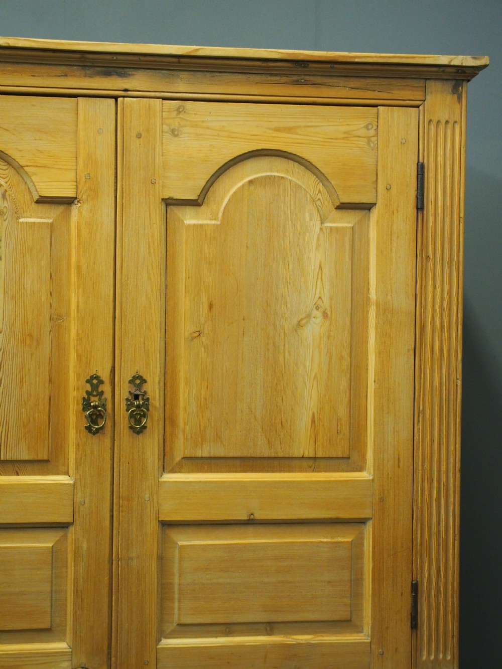 George III Pitch Pine Press View V