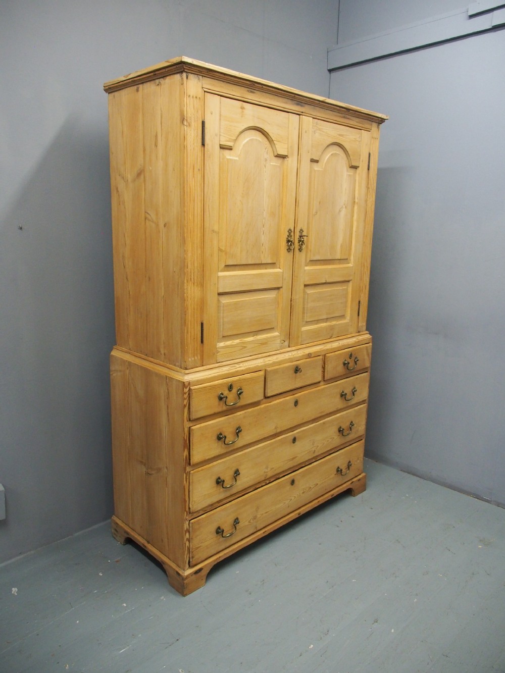 George III Pitch Pine Press View VII