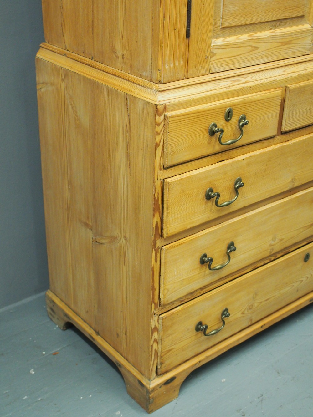 George III Pitch Pine Press View IX
