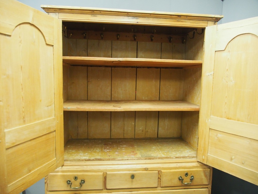George III Pitch Pine Press View XVI
