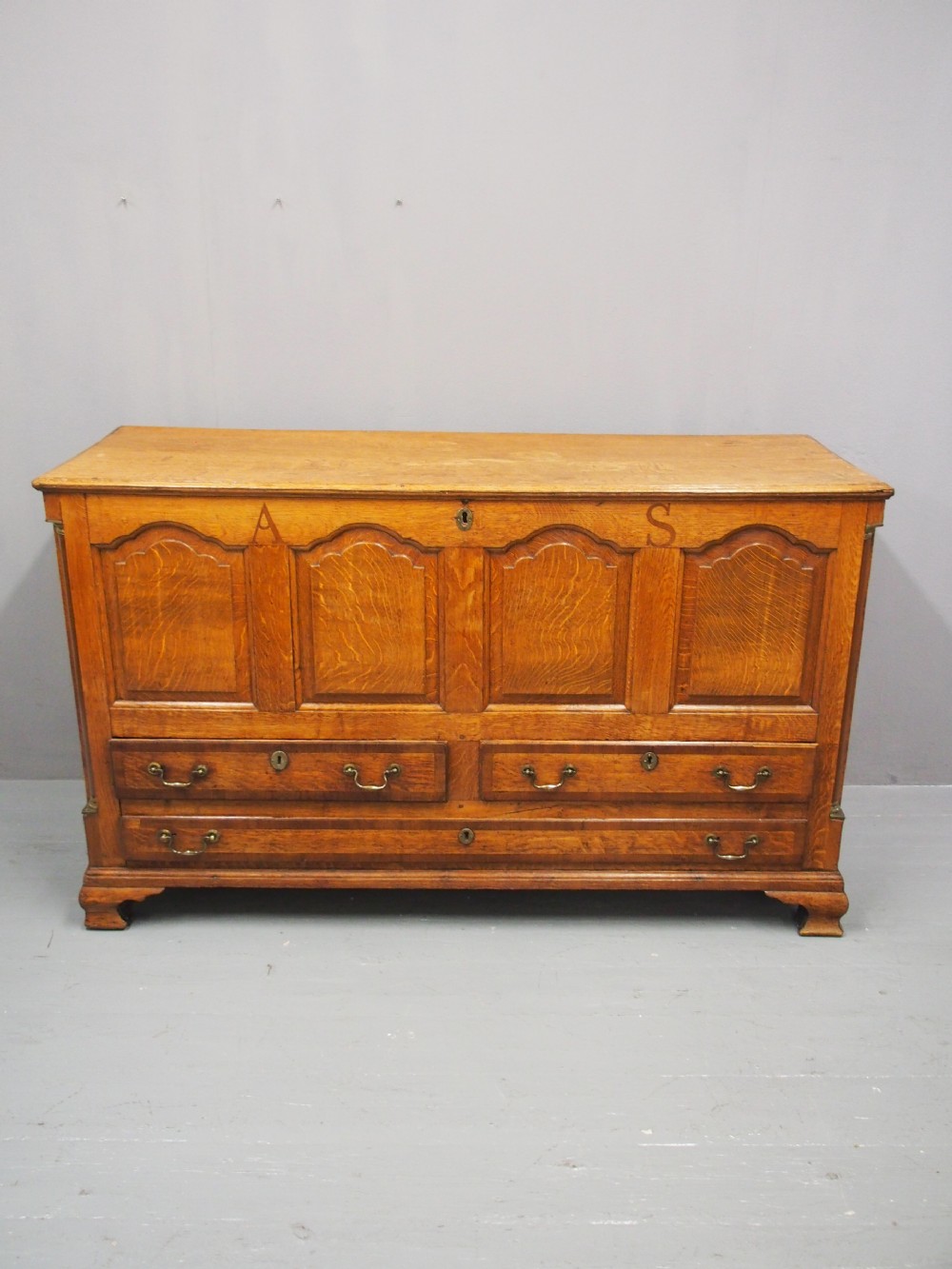 George III Mule Chest View III