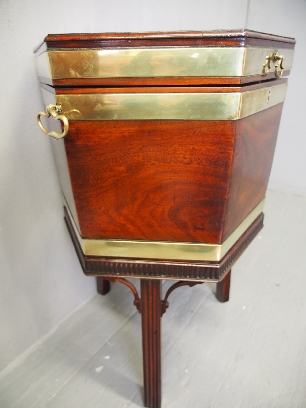 George III Inlaid Mahogany Polygon Wine Cooler View VII