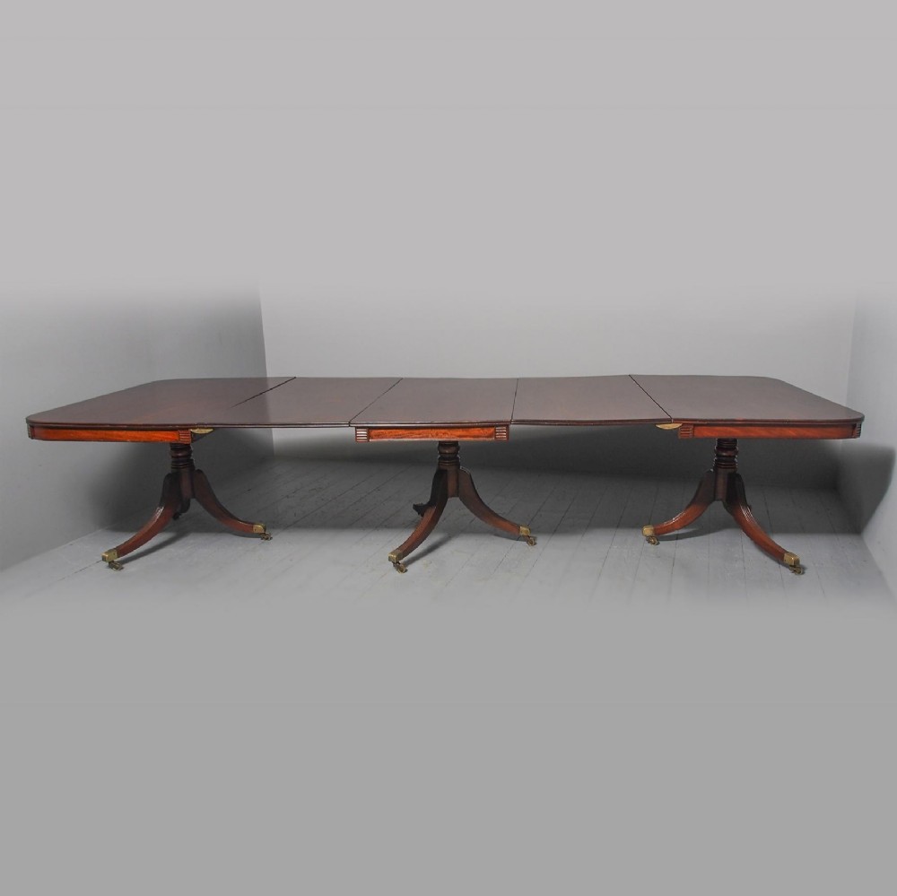 Regency Mahogany 3 Pillar Dining Table