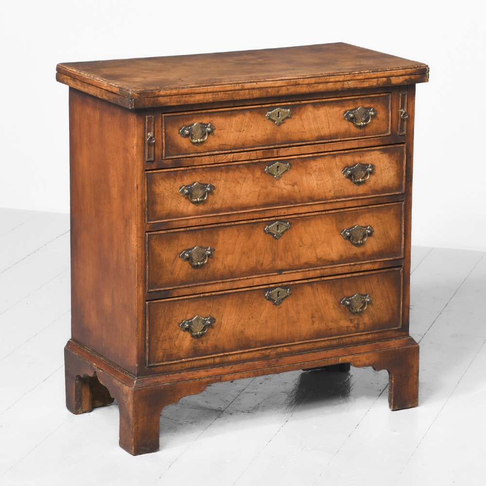 Georgian Style Bachelors Chest
