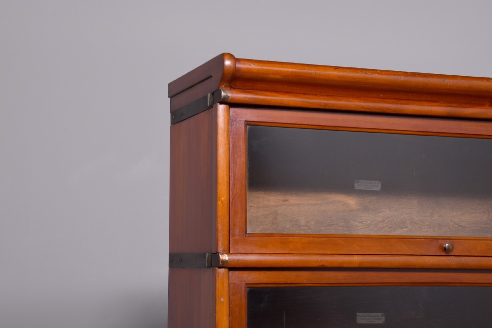 Globe - Wernicke five - section mahogany stacking bookcase, in perfect condition View II