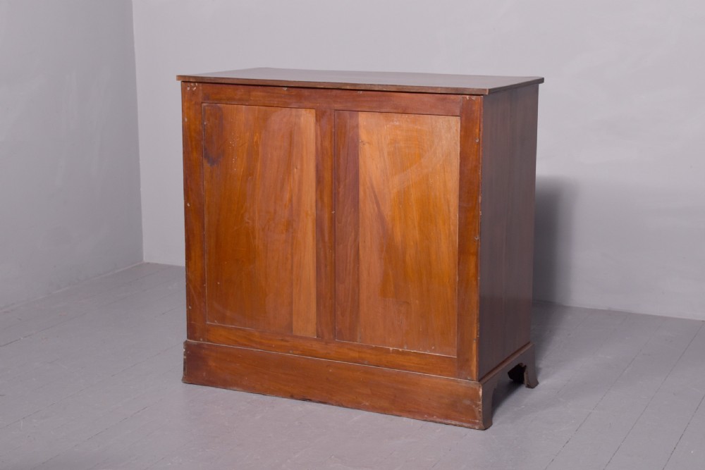 19 th Century mahogany serpentine - front Chest of Drawers in excellent condition View II