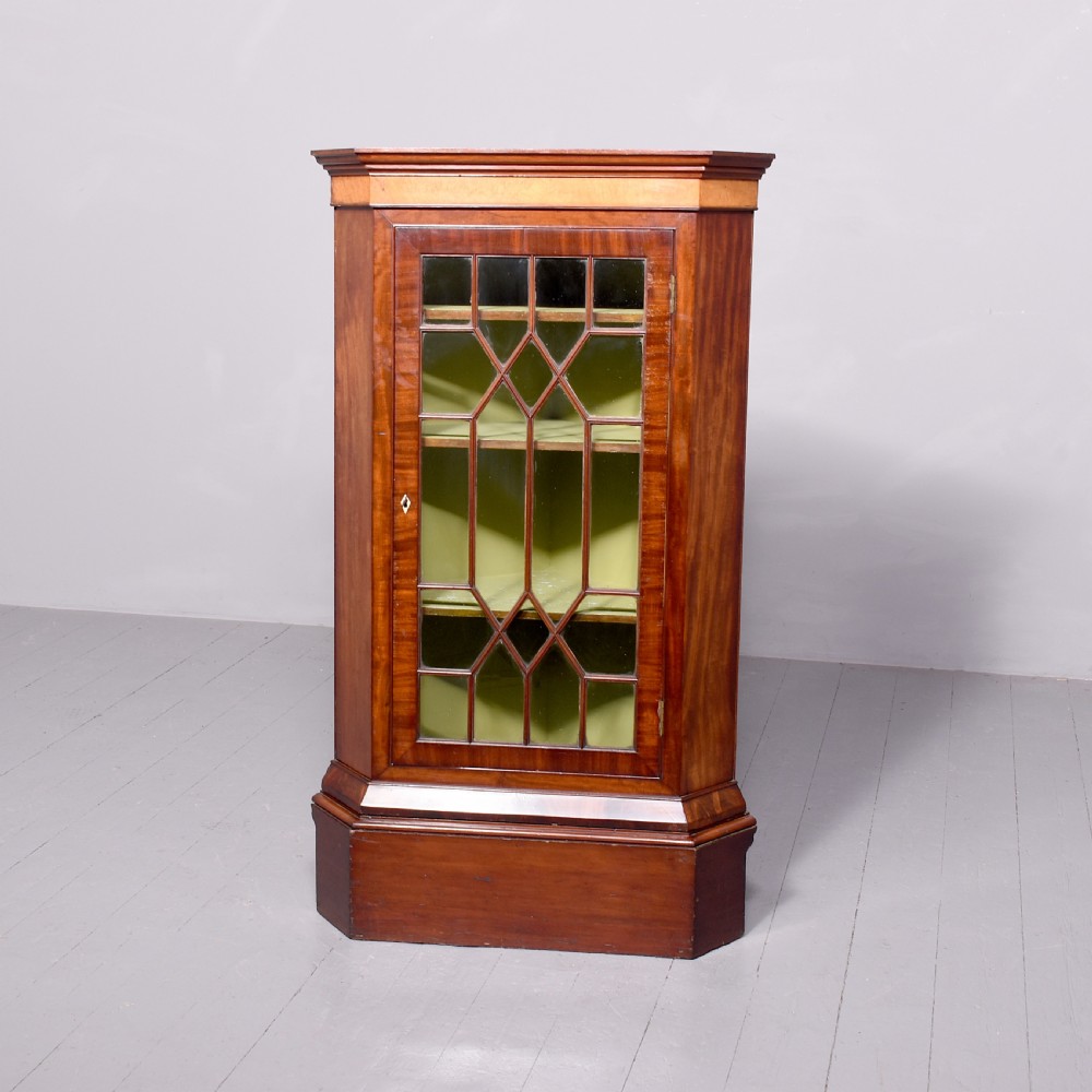 George III, large - size, free - standing mahogany corner cupboard – amazing value!