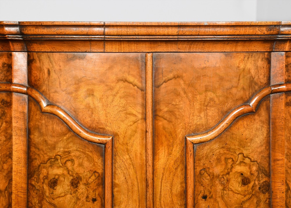 Dutch Style Shaped Cabinet on Chest View XII