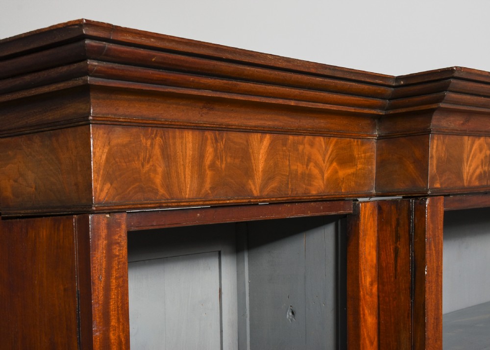 Quality mid-Victorian mahogany 3-section open breakfront bookcase. View IV