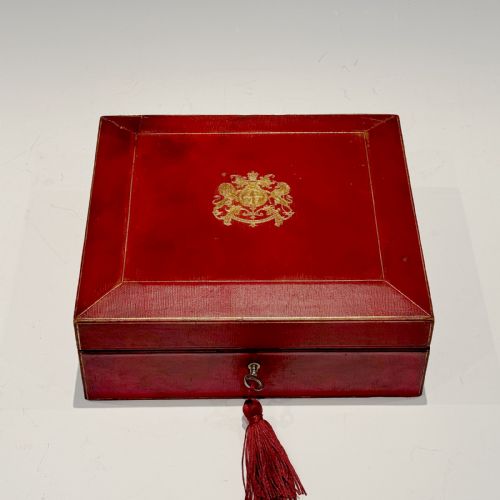 AN EARLY 20TH CENTURY WICKWAR RED LEATHER INVESTITURE BOX