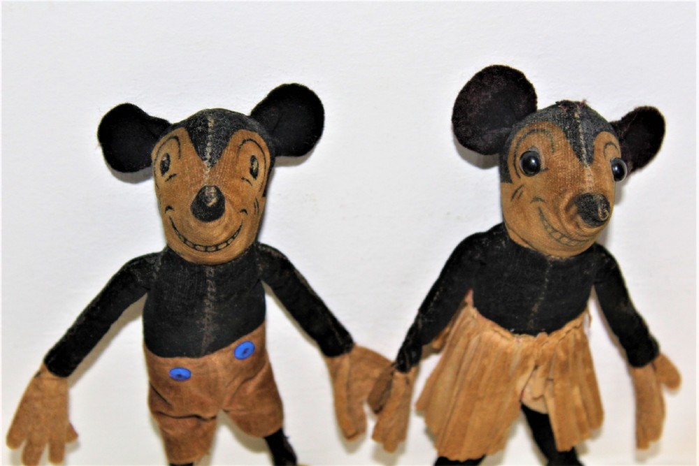 Felt Figures of Minnie and Mickey Mouse View III